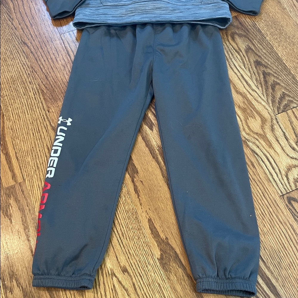 Boy’s Under Armour Matching Sweatsuit. Size 5. Excellent to Like New Condition. - Picture 7 of 13